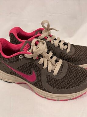 Nike Women's Grey and Pink Running Shoes